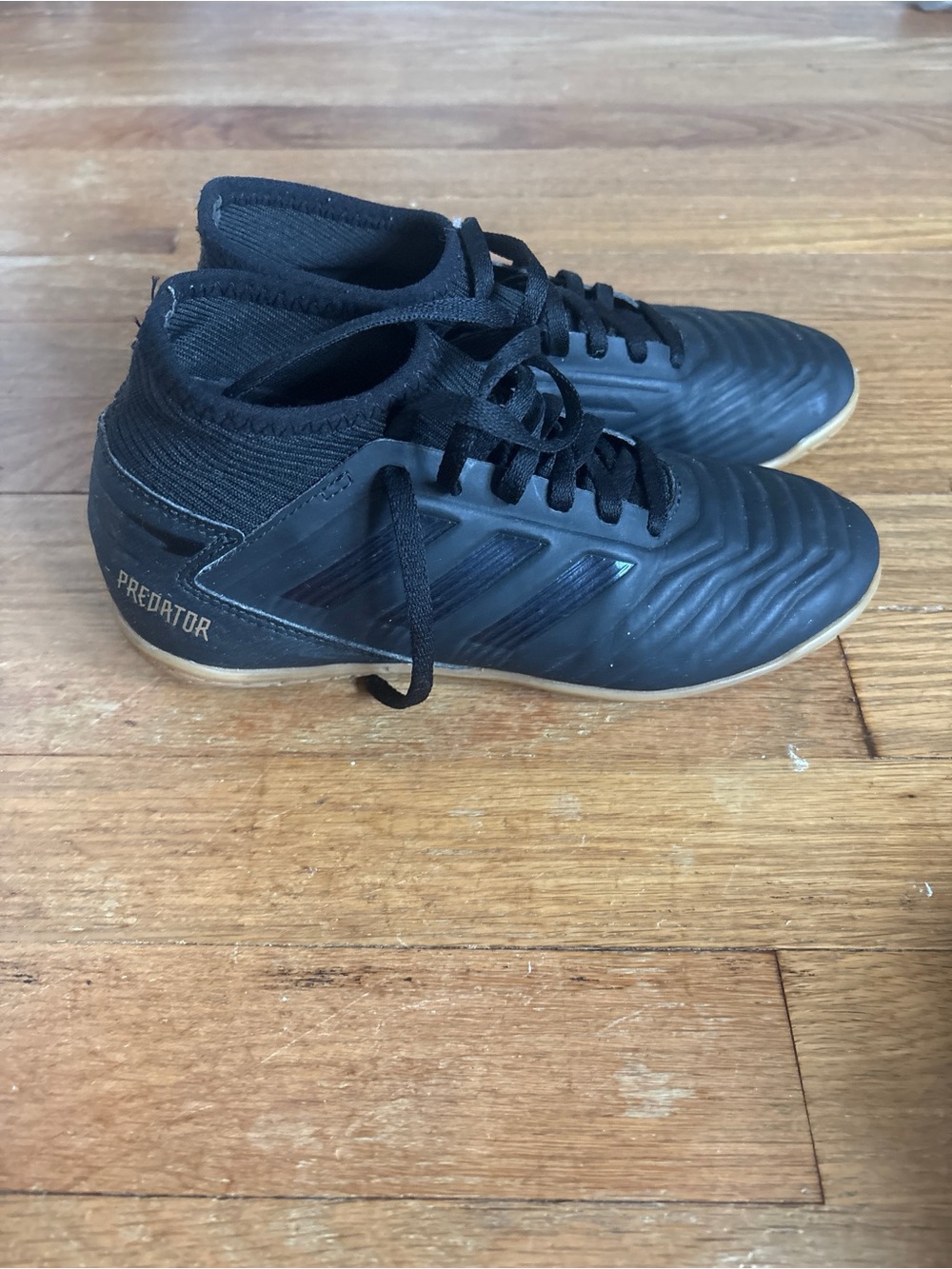 adidas Predator 19.3 IN Youth Indoor Soccer Shoes Black Gold - Size 3.5Y